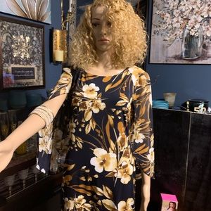 Beautiful short sleeve floral dress brand new